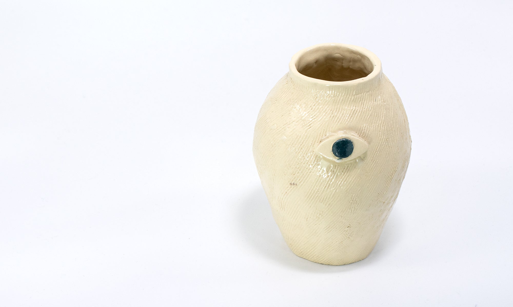 blue eye vase